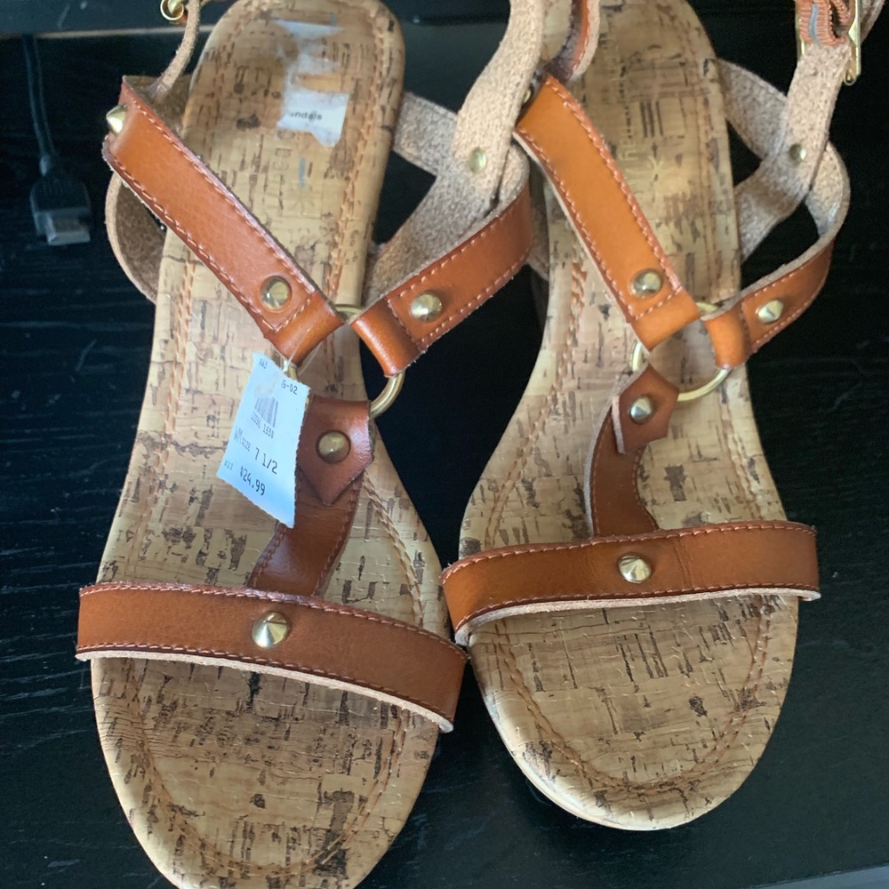 Cork style wedges